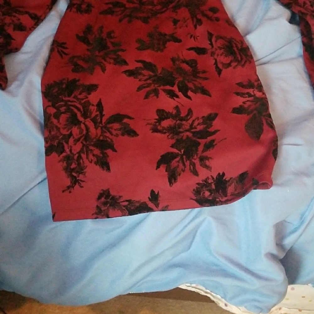 Dress - Picture 2 of 4